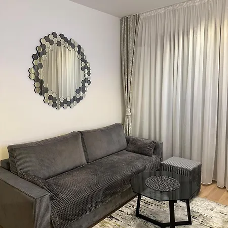 Alpha Apartment *